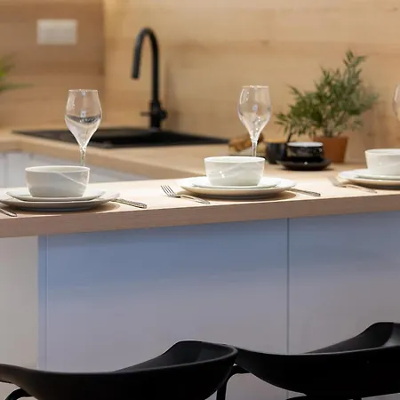 Przytulny Z Parkingiem I Tarasem W Warszawie By Renters * Warsaw