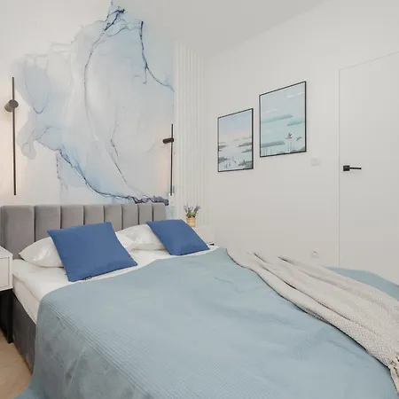 Przytulny Z Parkingiem I Tarasem W Warszawie By Renters * Warsaw