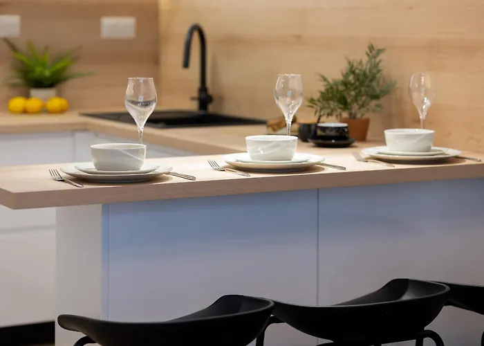 Przytulny Z Parkingiem I Tarasem W Warszawie By Renters * Warsaw