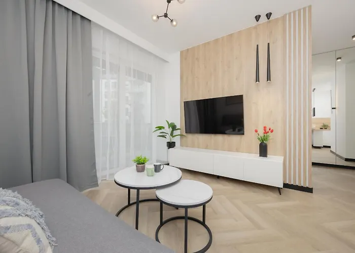 Przytulny Z Parkingiem I Tarasem W Warszawie By Renters