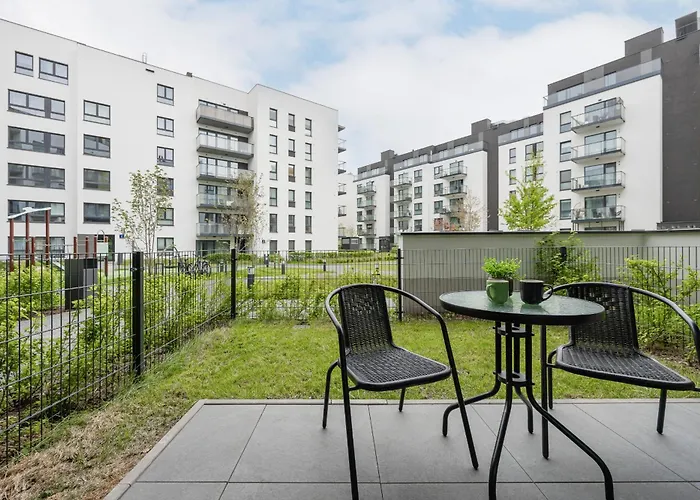 Apartment Przytulny Z Parkingiem I Tarasem W Warszawie By Renters *