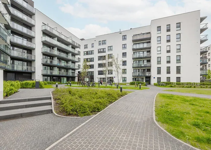 Przytulny Z Parkingiem I Tarasem W Warszawie By Renters ワルシャワ