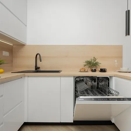 Apartment Przytulny Z Parkingiem I Tarasem W Warszawie By Renters Warschau